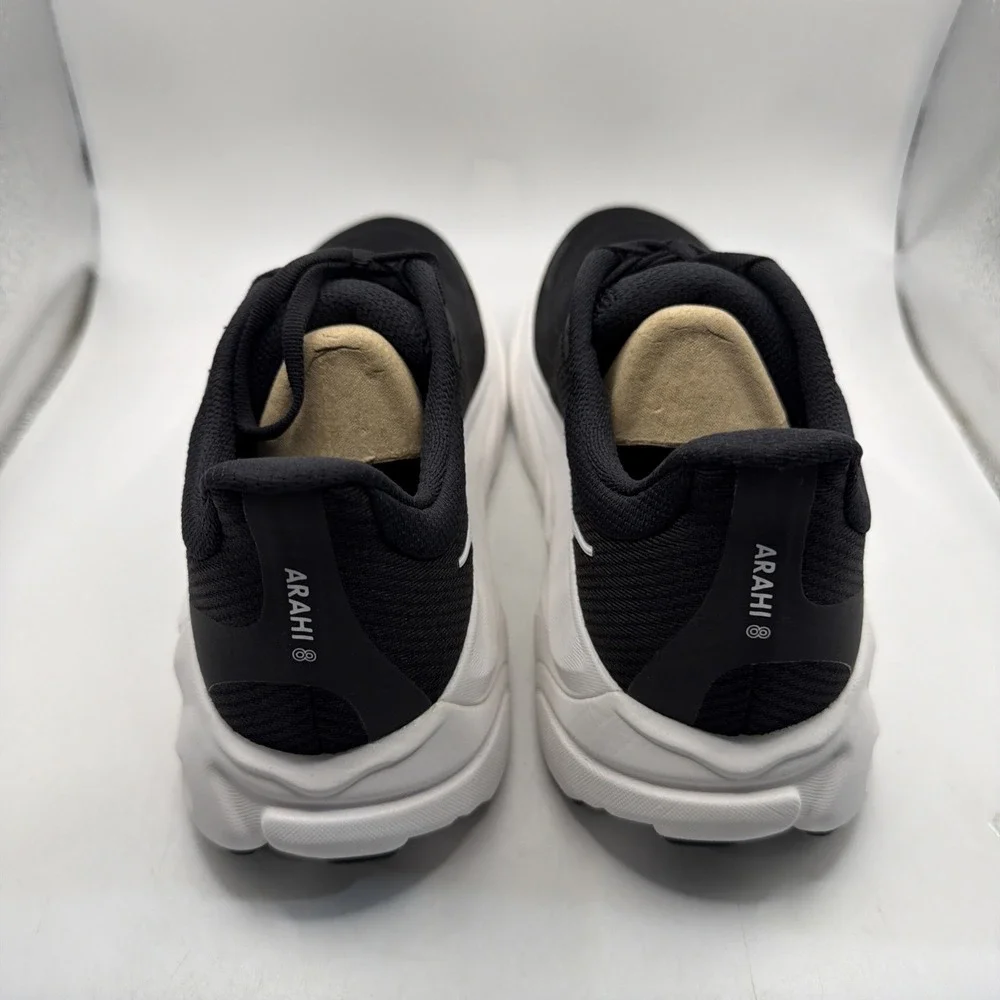 Hoka One One Men's Arahi 8 Running Shoes 1168690 BWHT Size 12D. NIB